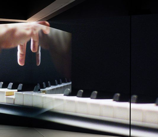 AS YOU GO (Châteaux en Espagne) de Anri Sala